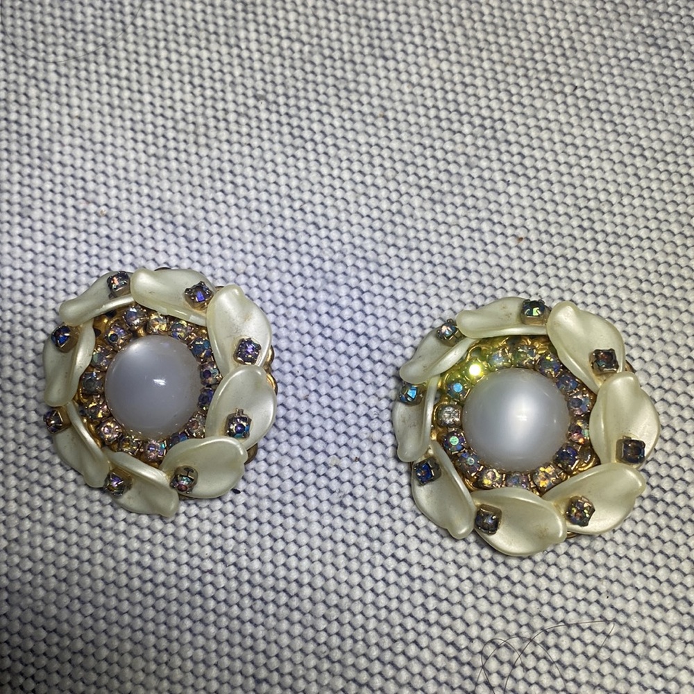 Miriam Haskell, Aurora Borealis Clip On Earrings - image 2